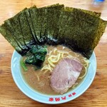 ラーメン六角家 - ラーメン700円麺硬め味濃いめ。海苔増し100円×2．