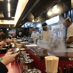 豚骨醤油ラーメン 王道家 - 