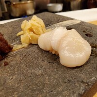 羽田市場 ギンザセブン - 帆立厚みがスゴイ