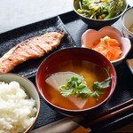 蔵元ごはん&カフェ 酒蔵 櫂 - 鮭の粕漬ごはんセット