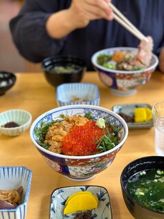 Hanafusa - ウニイクラ丼