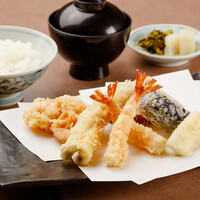 【多彩な味わいを楽しむ王道の膳】天麩羅膳 ◆2,970円