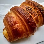 パン家のどん助 - ハムチーズクロワッサン