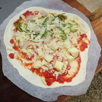 緑工房 - 焼く前の店主のお任せピッツア