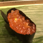 寿司処 やまざき - おまかせ６０００円。いくら。新物？ あえて聞きませんでした。とても美味しい、いくらです（╹◡╹）