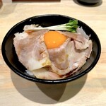 河童ラーメン本舗  - しっとり肩ロースの河童丼