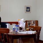 カフェ イチカ - 中央のテーブルは消毒コーナーに