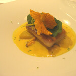 ロドラント ミノルナキジン - 魚/ヒラメのポワレ、ムール貝とナスタチュームソース