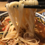 Tepu Tai - トムヤムクンラーメン　麺リフト