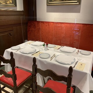 【飛沫感染防止】卓上アクリルパーテーション完備