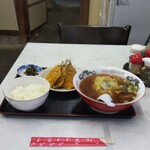 春美食堂 - ラーメンセット(イワシ、750円)