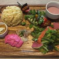 ゴドノフ東京 丸ビル店 - ４種類のプレートランチ