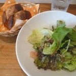 タケモト - Aランチのサラダとパン