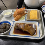 銀シャリ屋 ゲコ亭 - 海老フライ　卵焼き　カレイ煮付け　茄子煮付け