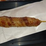 唐揚げ みたけ - 肉巻きおにぎり棒の袋オープン