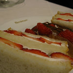 フルーツサロン・ベニマン - ストロベリーのサンドウィッチ