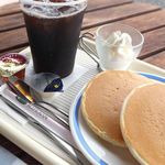 Kafedheesupuressokohikan - アイスコーヒー/Mサイズ(290円)+珈琲館ホットケーキ(280円)