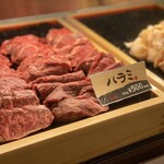 h Matsuzakayakinikuresutoransudaku - 精肉店