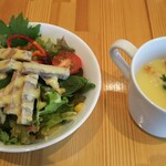 ボーノ - サービスランチのサラダとスープ