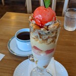 クリクリ - 栗とアップルパイのパフェ　¥1000
      ~2020.10.26