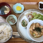 喫茶りょうくん - 日替わり900円。右上のはとても美味しいコーヒー羊羹です