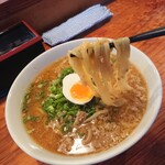 浜堂ラーメン - 麺のリフトアップ