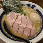 濃厚煮干しそば 麺匠 濱星 関内本店 - 