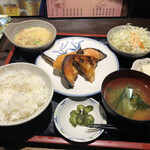 志摩 - 鮭カマ定食 (800円)