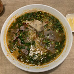 バインミー ゴンゴン - ブンボーフェ(牛肉ピリ辛素麺)900円