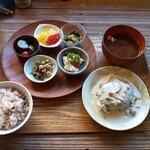 Tsukiakari No Yane Dainishou - 日替わり定食(ハンバーグステーキきのこクリームソース)