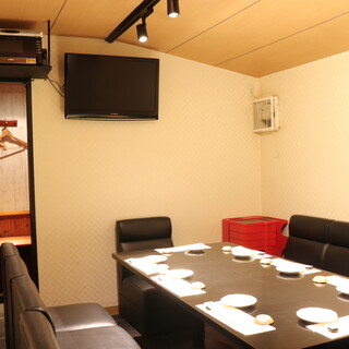 【配备完全私密包间的卡拉OK】公司宴会和带小孩的客人都欢迎！