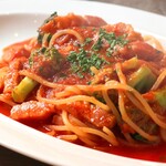 Cheese Bistro Booze UP - ベーコンとブロッコリーのトマトソース