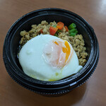 タイ料理 チャンロイ - 『ガパオと目玉焼き弁当』　６５１円（税込）