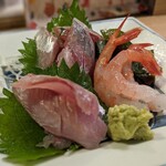 魚忠 - お刺身盛り合わせ（アジ、イワシ、甘海老）