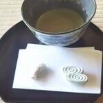 無鄰菴 - お抹茶と干菓子２種のセット 入場料込みで1600円 税込み