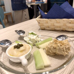 ギリシャ家庭料理 フィリ - ディップ盛り合わせ