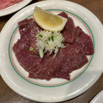 焼肉 鶯谷園 - 生ハツ　660円