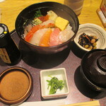 Washokubaru Otooto - 「いろどり海鮮丼」（1,450円）