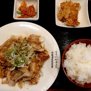 五叉路 - 料理写真:『ランチメニュー 油淋鶏』(税別750円)