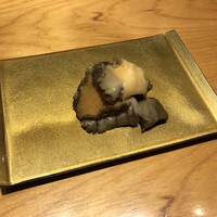 SUSHI TOKYO TEN、 新宿店 - アワビ柔らか煮