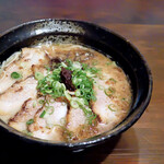 らーめん晴れるや - 豚こつこってり+チャーシュー