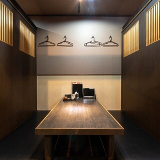 4名様～6名様用、対面の掘りごたつ個室