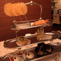 DINING 六区 - 前菜ワゴン。ここから３つ選びます。