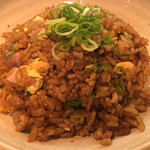 京都ラーメン 森井 - 京都半チャーハン ¥350  新福菜館からの京都風チャーハン。しっとりパラ系ですが、他の有名黒チャーハン店より、炒め油が少なく、サッパリとした上がり。醤油のコクと香りが前に出て美味しい。