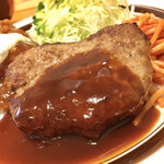 キッチンABC - ハンバーグ。デミグラスソース美味。