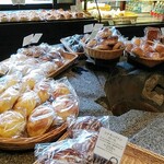 クラブハリエ ジュブリルタン - 店内のパンたち