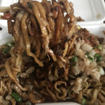 やきそば頂 - 麺持ち上げ〜