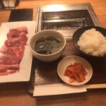 精肉店直営 焼肉定食 やまと - 