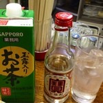 富士屋本店 - 焼酎(360ml)600円と緑茶(1ℓ)350円