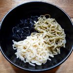 風遊斎 - 三色つけ麺のアップ（通常麺、昆布麺、イカスミ麺）